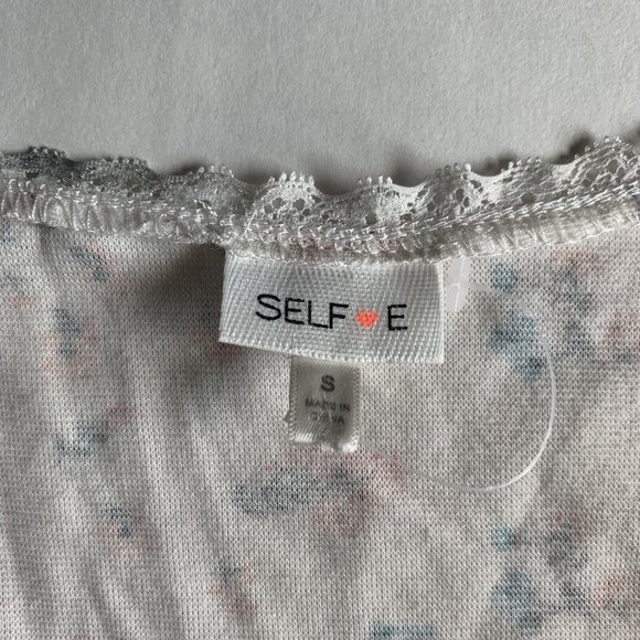 Self Esteem Juniors' Lace-Trim Ruched-Front T-Shirt Size Small - Picture 3 of 6